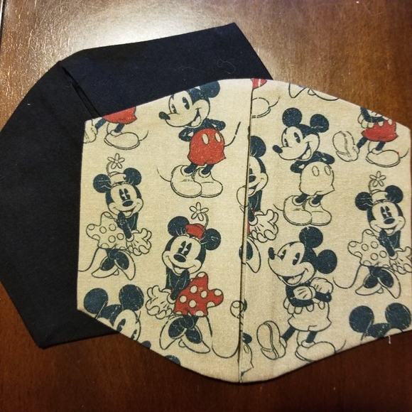 Sarah BEE'S Boutique Accessories - Womens Mickey & Minnie Mouse Cotton Facemask